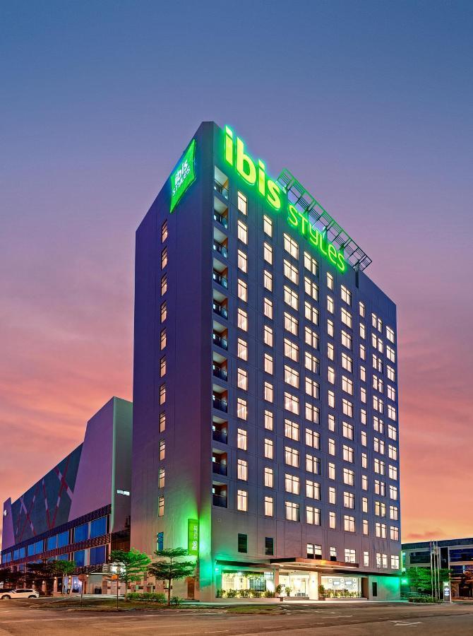 Ibis Styles Johor Iskandar Puteri Hotel Джохор Бахру Екстериор снимка